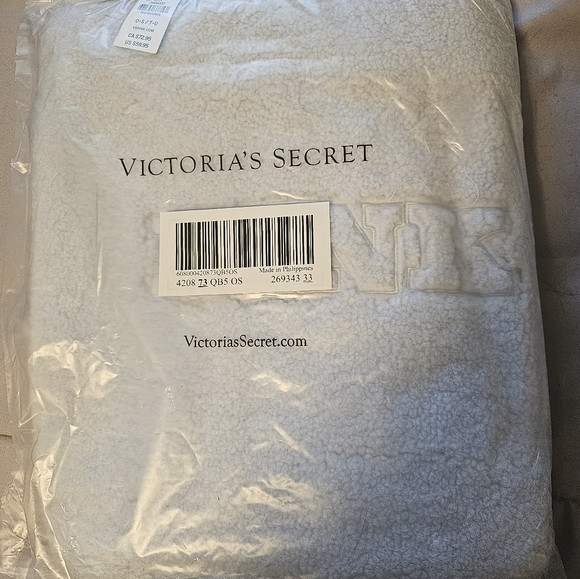 Victoria secret PINK Teddy Tote - Picture 3 of 6